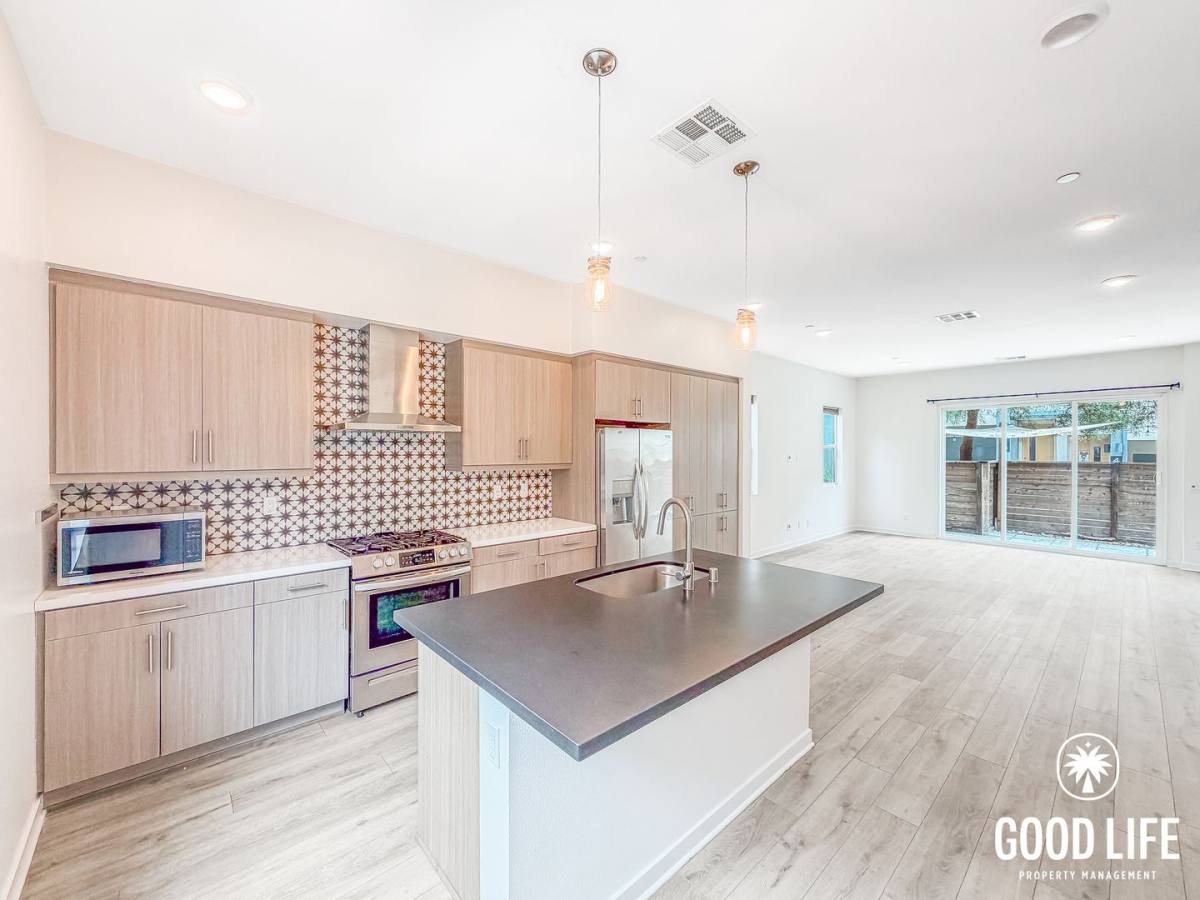 Townhouse for rent at 10451 Harlow Circle #32, San Diego, CA 92108