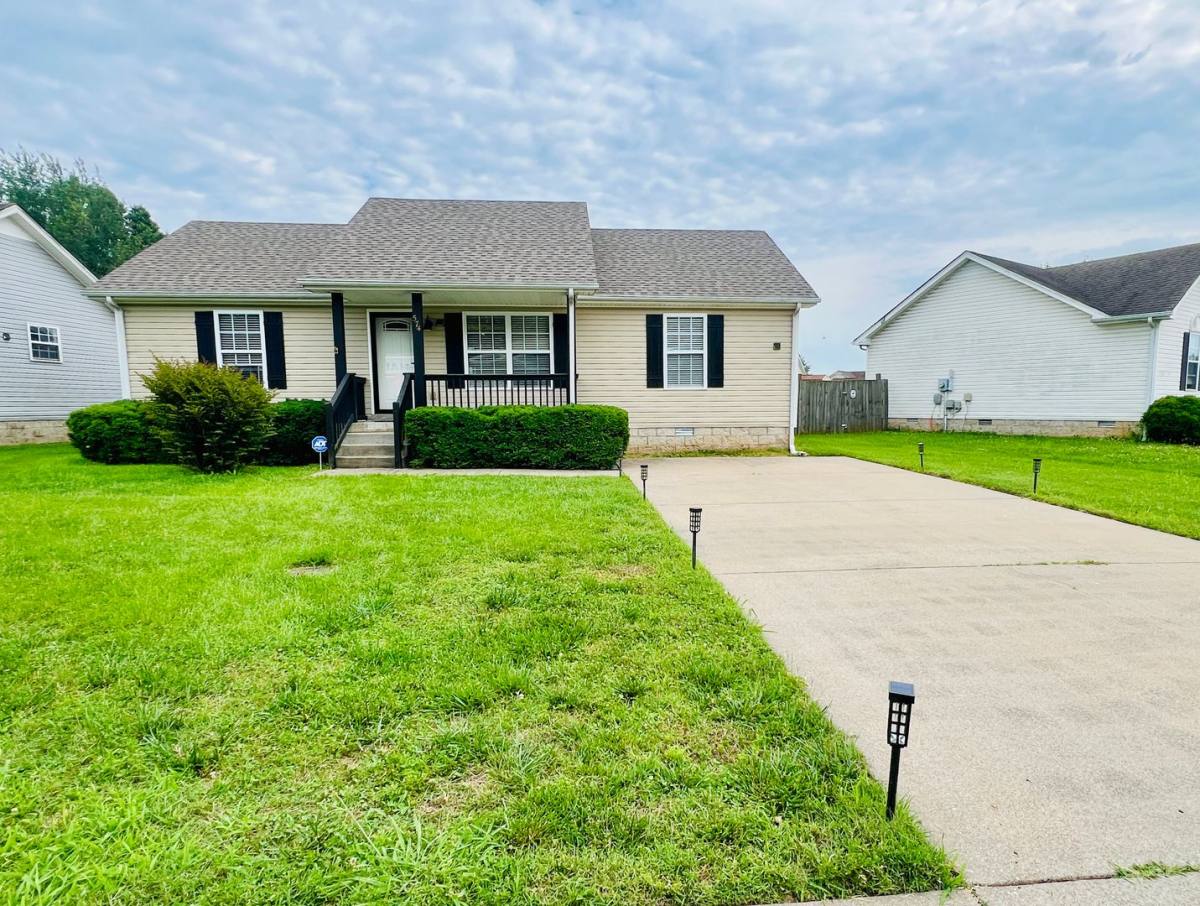 House for rent at 574 Oakmont Dr, Clarksville, TN 37042