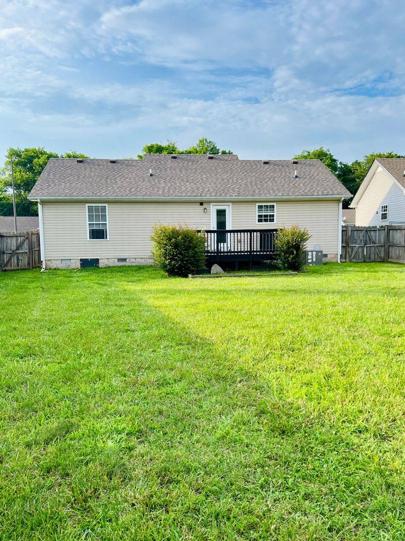 House for rent at 574 Oakmont Dr, Clarksville, TN 37042