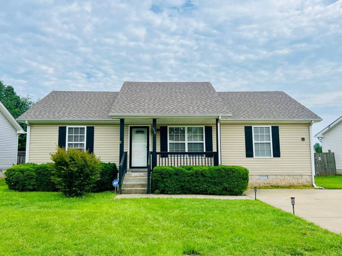 House for rent at 574 Oakmont Dr, Clarksville, TN 37042