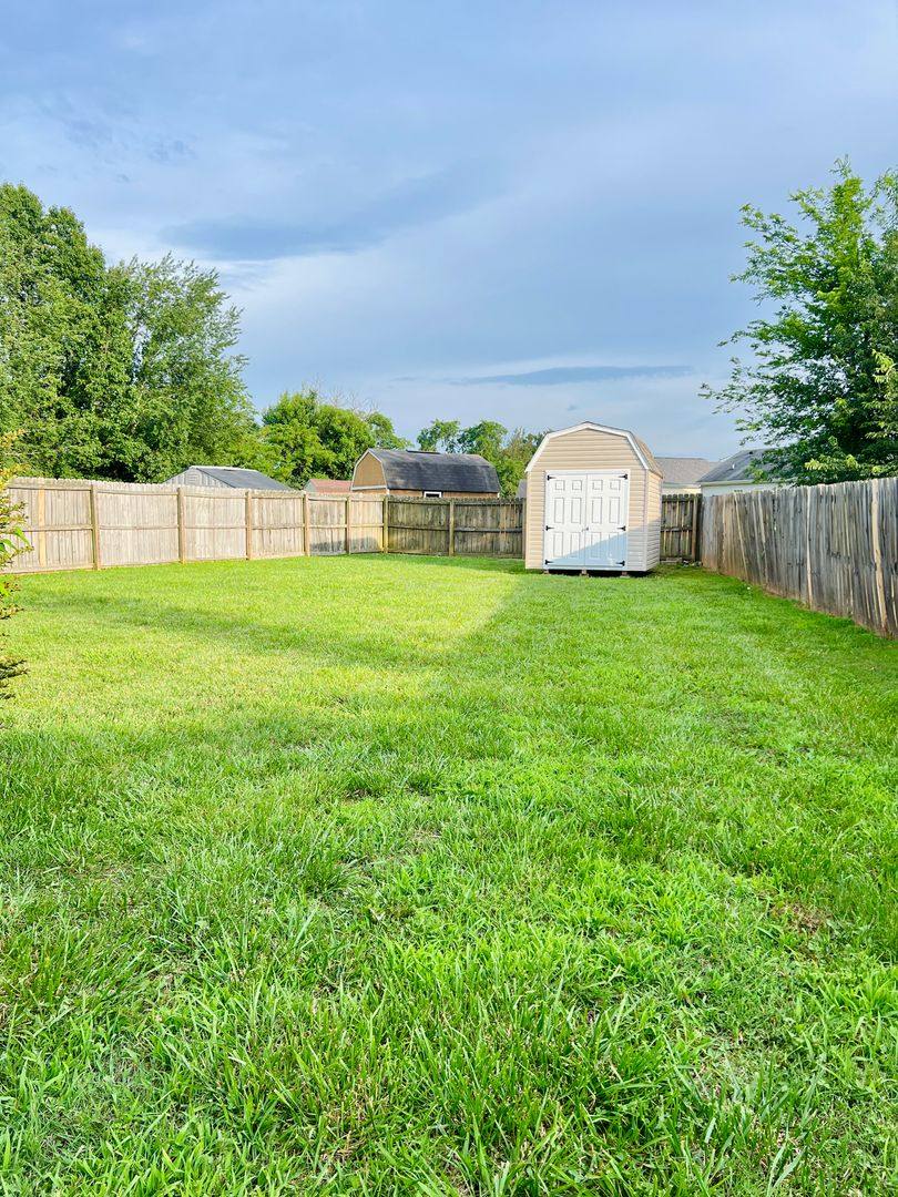 House for rent at 574 Oakmont Dr, Clarksville, TN 37042