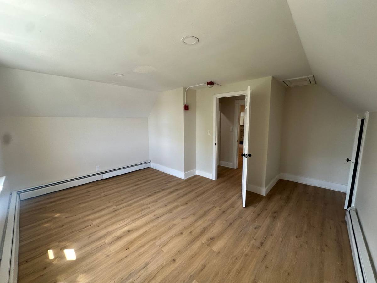 Apartment for rent at 11 Dedford St, East Greenwich, RI 02818