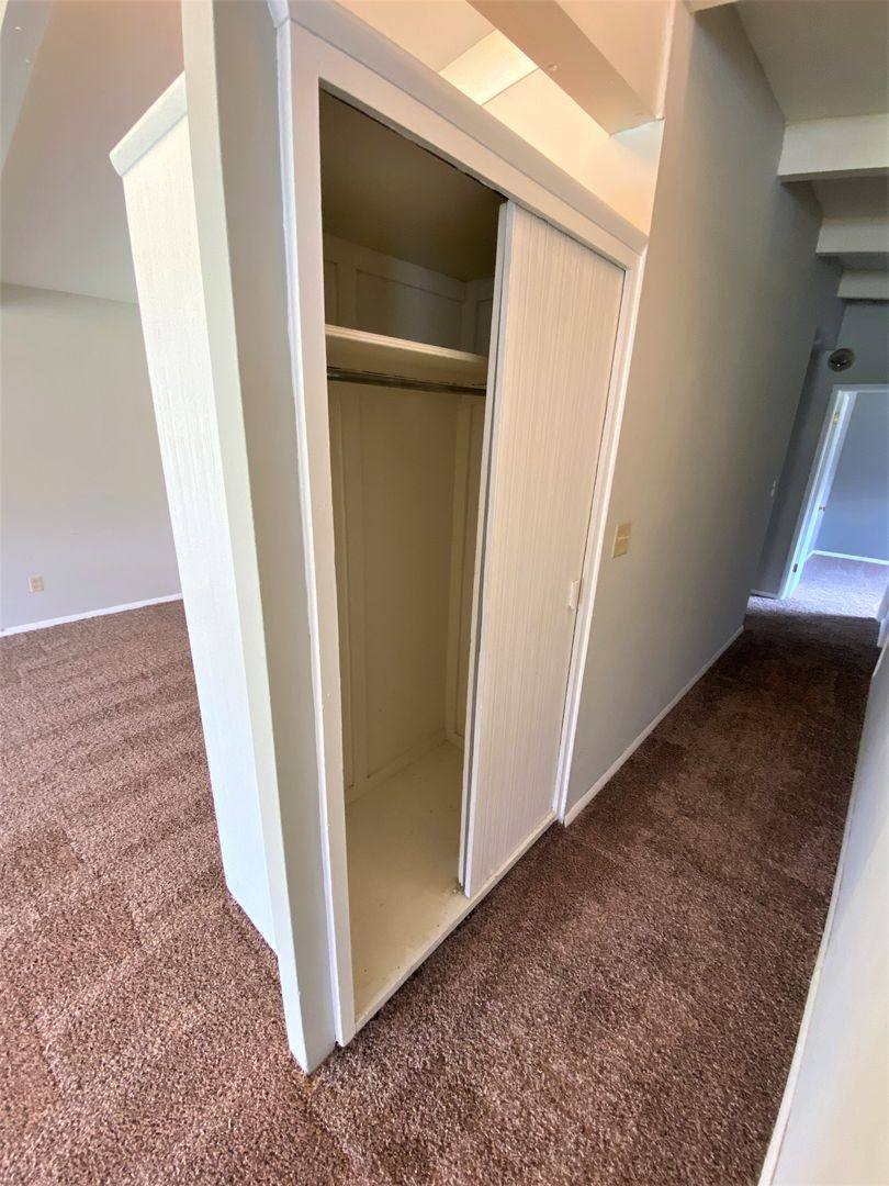 House for rent at 2443 Edgevale Rd, Columbus, OH 43221