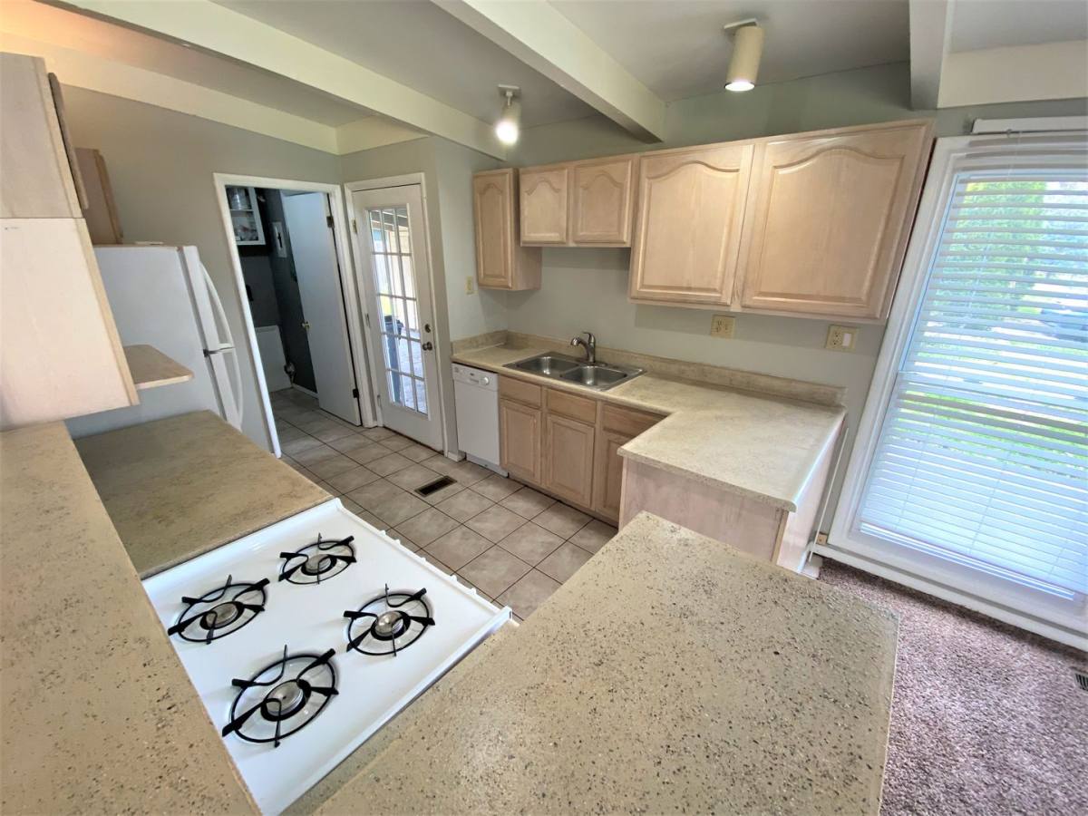 House for rent at 2443 Edgevale Rd, Columbus, OH 43221