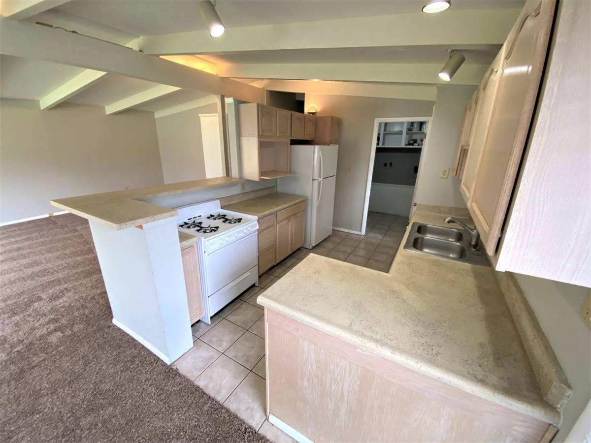 House for rent at 2443 Edgevale Rd, Columbus, OH 43221