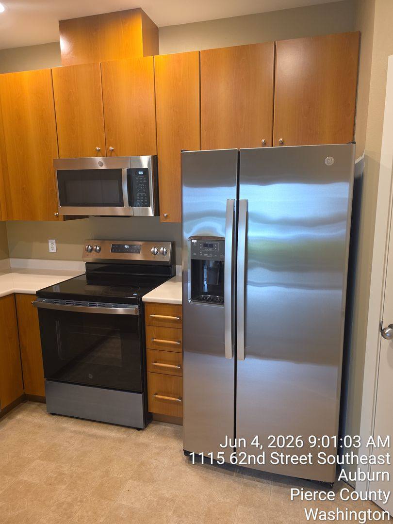 Townhouse for rent at 1115 62nd St SE, Auburn, WA 98092