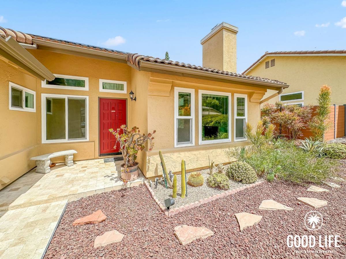 House for rent at 581 Canyon Dr, Bonita, CA 91902