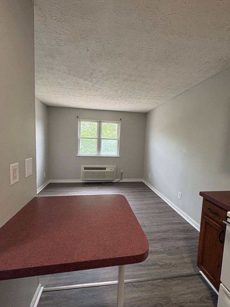 Apartment for rent at 543 N Maple St, Winchester, KY 40391