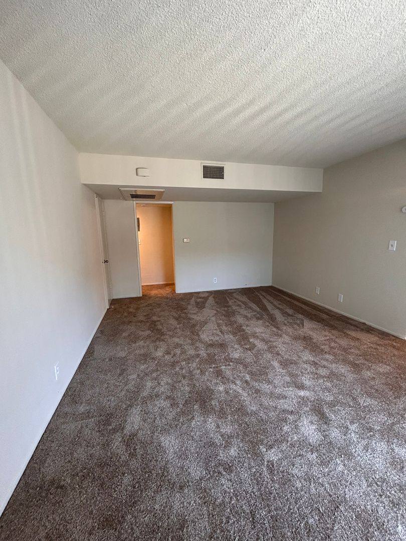 Apartment for rent at 521 S Grevillea Ave, Inglewood, CA 90301