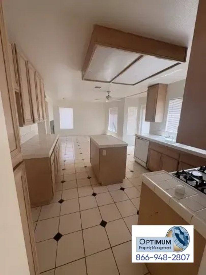 House for rent at 17065 Grand Mammoth Place, Victorville, CA 92394