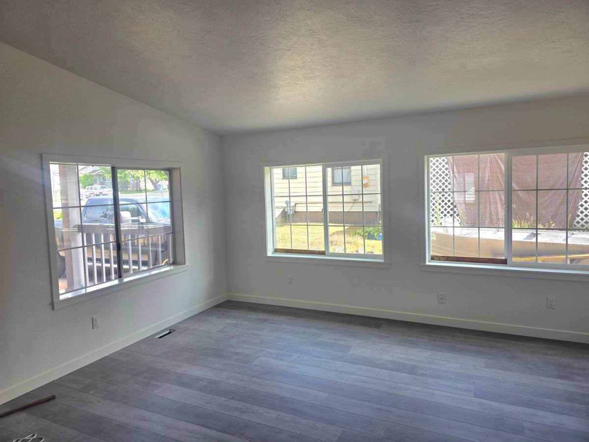 House for rent at 10037 1st Ave S, Seattle, WA 98168