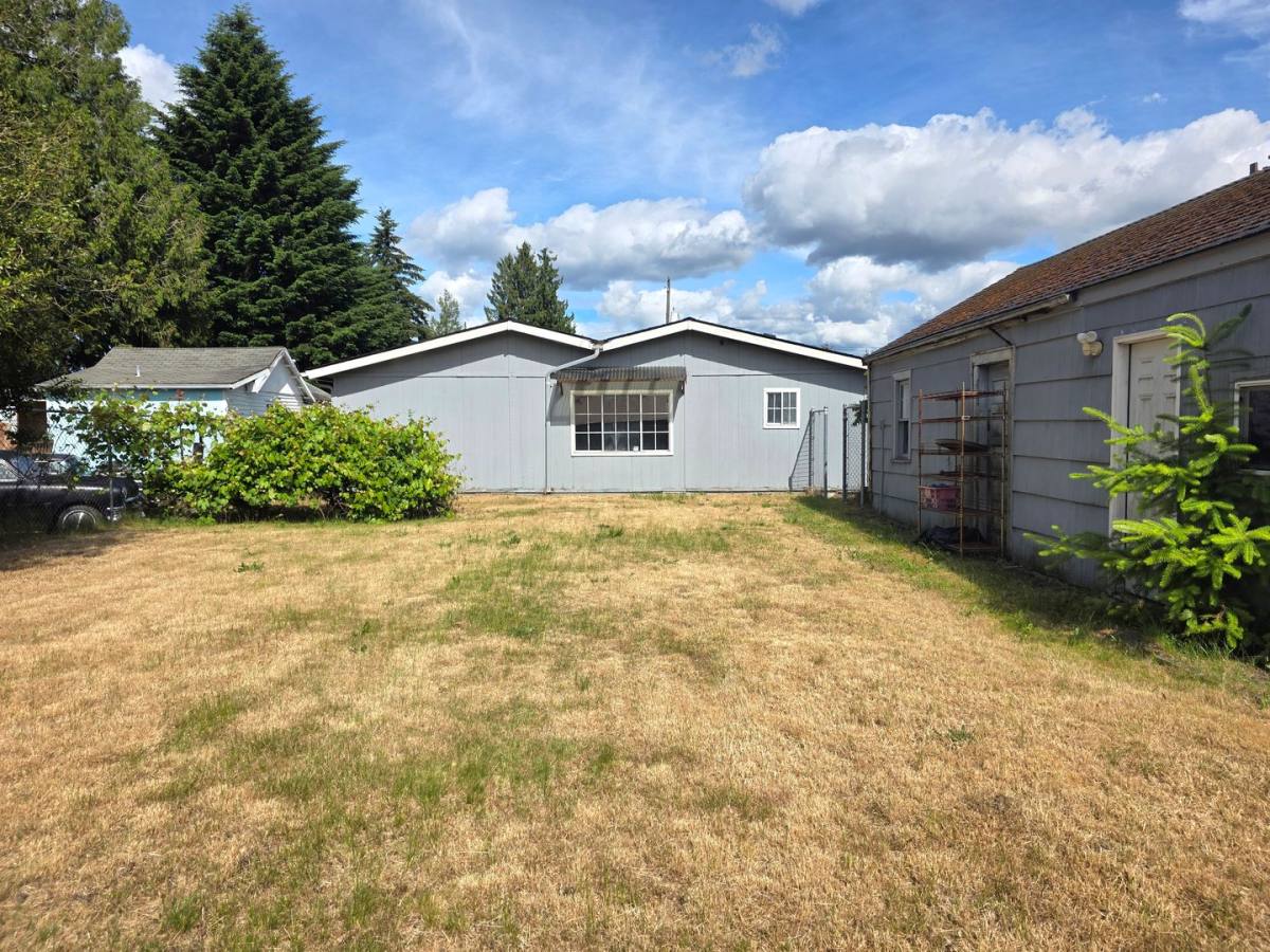 House for rent at 10037 1st Ave S, Seattle, WA 98168