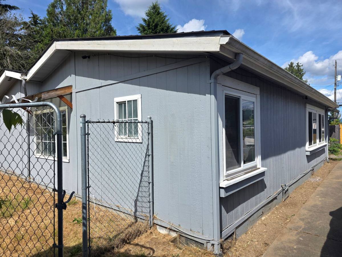 House for rent at 10037 1st Ave S, Seattle, WA 98168