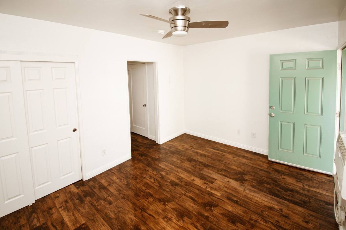 Apartment for rent at 903 E Bridger Ave, Las Vegas, NV 89101