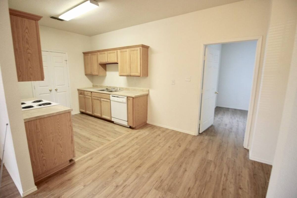 Apartment for rent at 112-114 Collett Court, Weatherford, TX 76088
