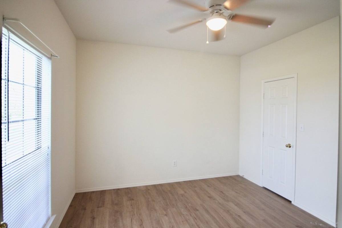 Apartment for rent at 112-114 Collett Court, Weatherford, TX 76088