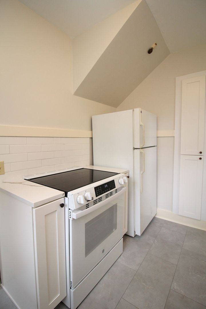 Apartment for rent at 2904-2914 SE Washington St, Portland, OR 97214