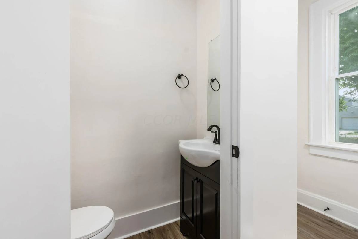 Townhouse for rent at 975-977 Miller Ave, Columbus, OH 43206