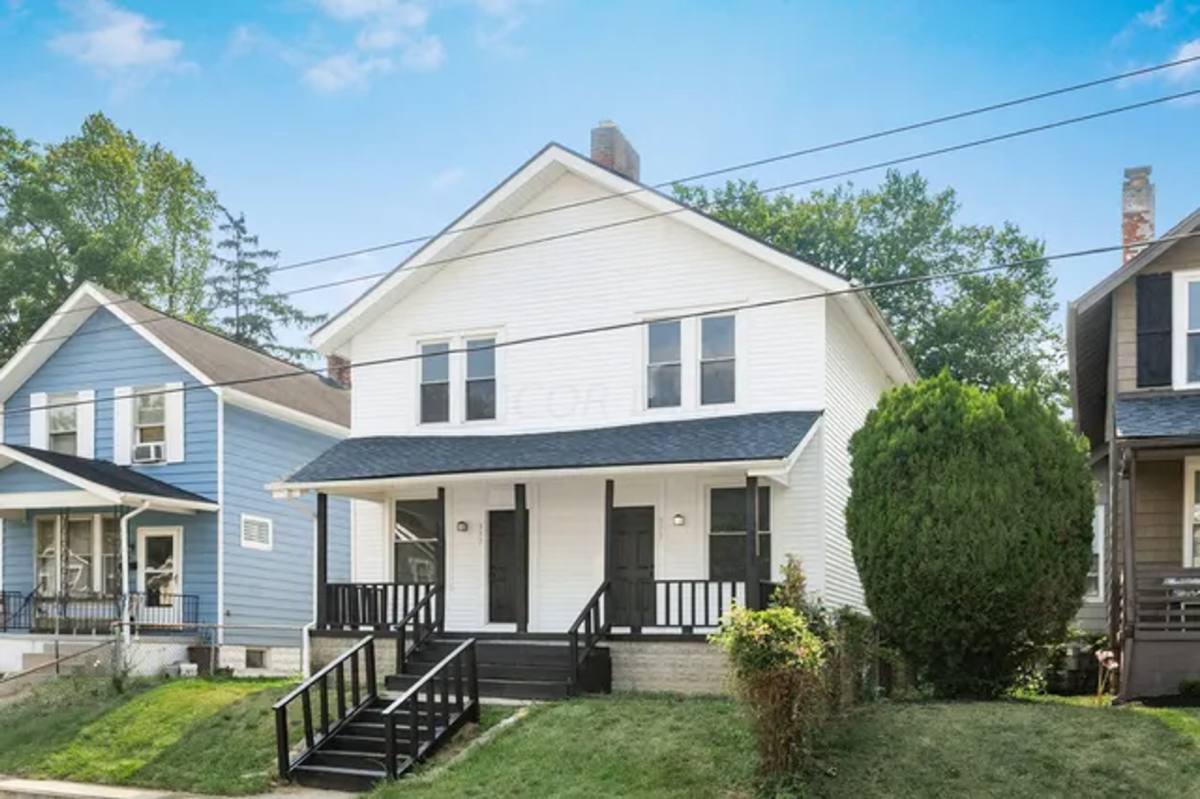 Townhouse for rent at 975-977 Miller Ave, Columbus, OH 43206