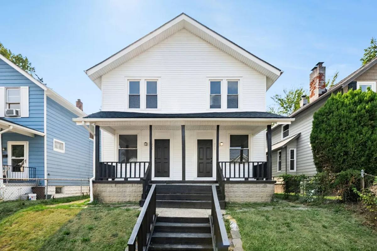 Townhouse for rent at 975-977 Miller Ave, Columbus, OH 43206
