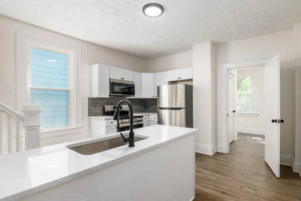 Townhouse for rent at 975-977 Miller Ave, Columbus, OH 43206