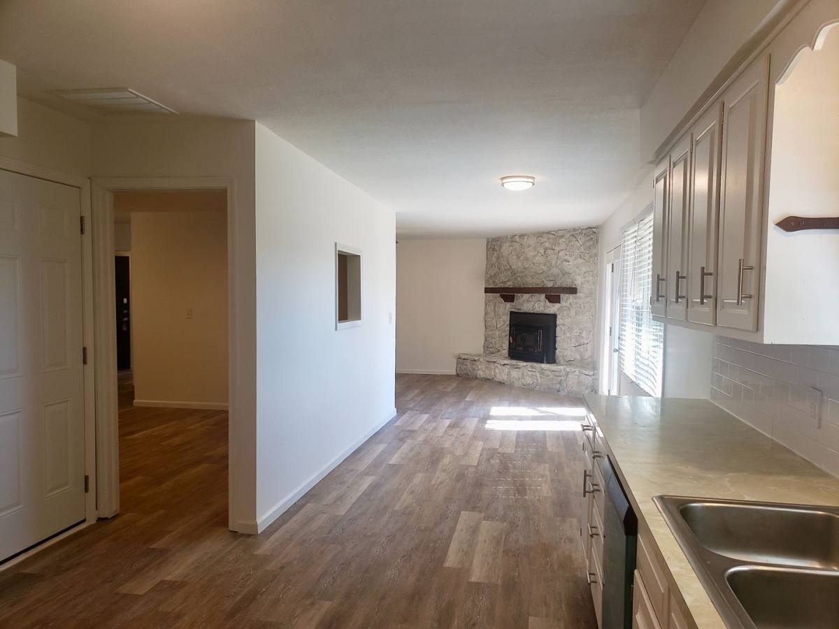 House for rent at 1424 E Hanover, Springfield, MO 65804