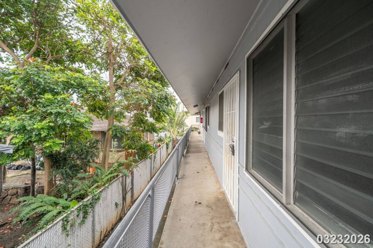 Apartment for rent at 1719 Nuuanu Ave, Honolulu, HI 96817
