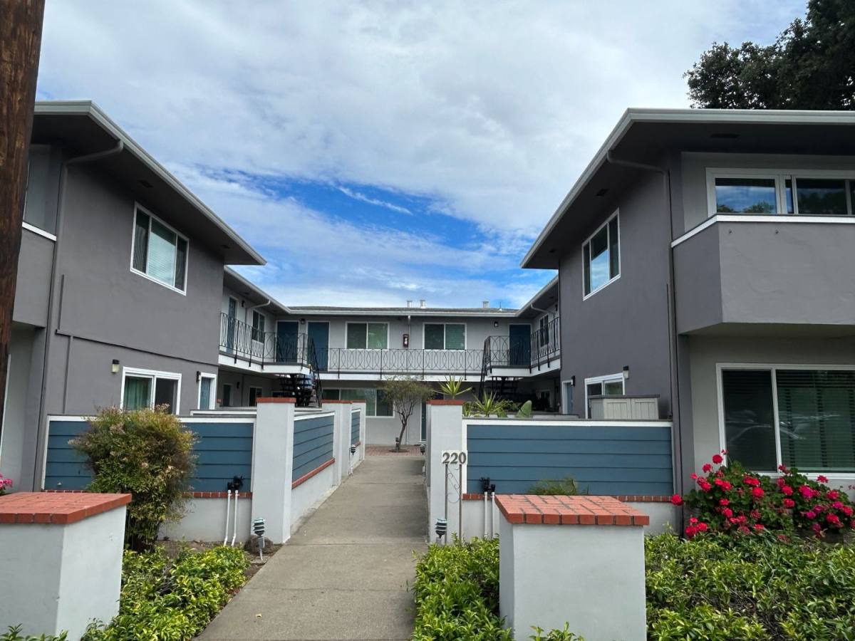 Apartment for rent at 220 Peninsula Ave, San Mateo, CA 94401