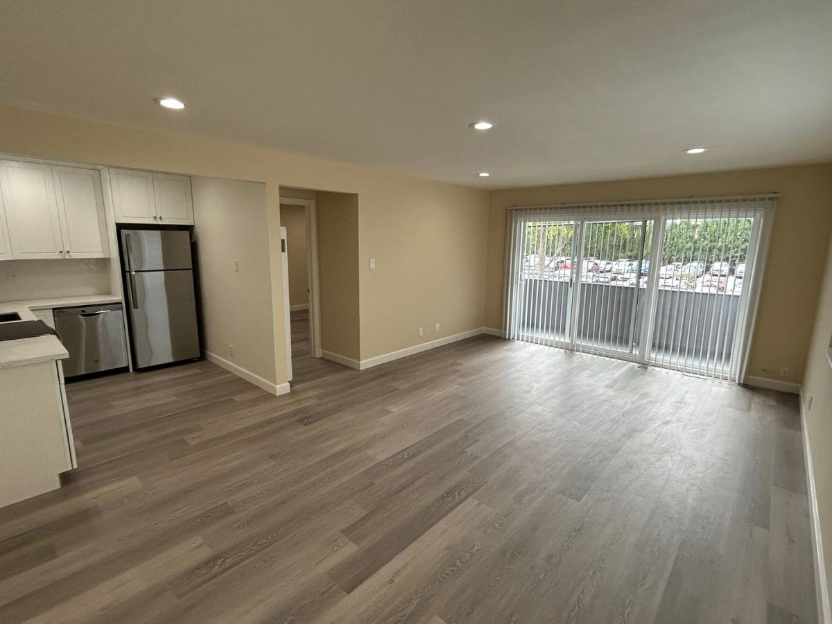 Apartment for rent at 220 Peninsula Ave, San Mateo, CA 94401