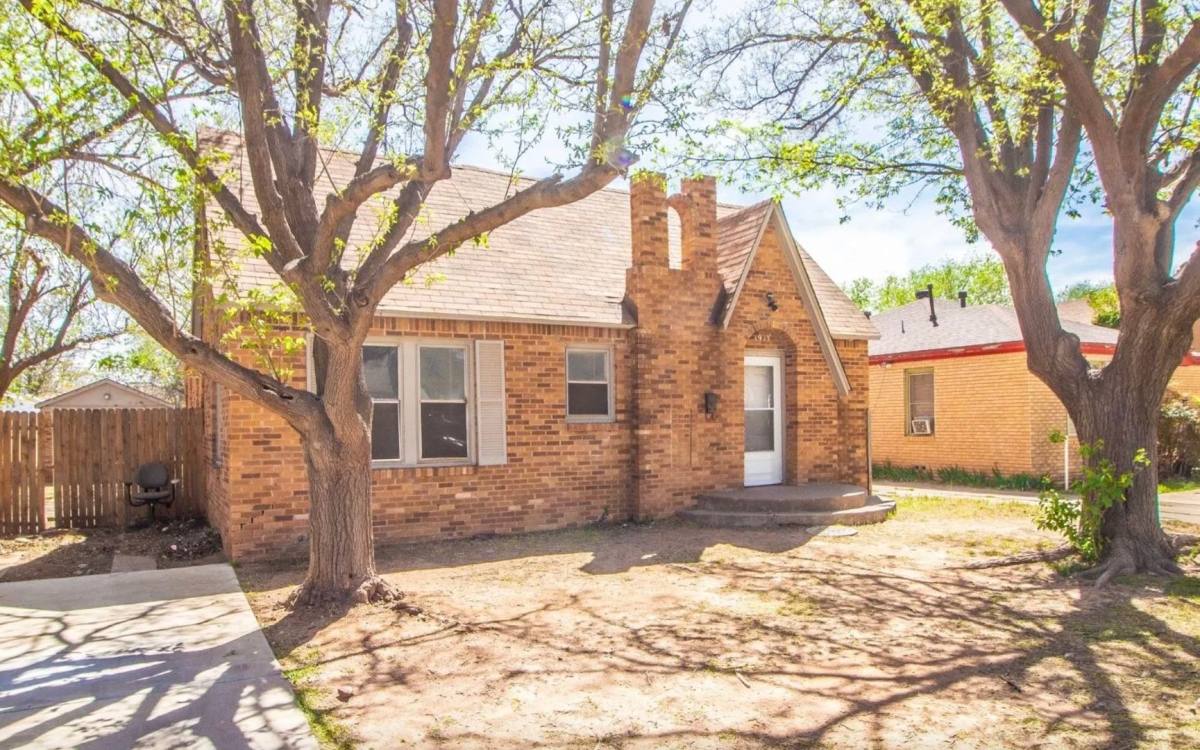 House for rent at 1913 25th St, Lubbock, TX 79411