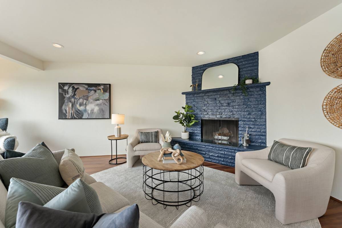 Condo for rent at 540 N Hayden Bay Dr, Portland, OR 97217