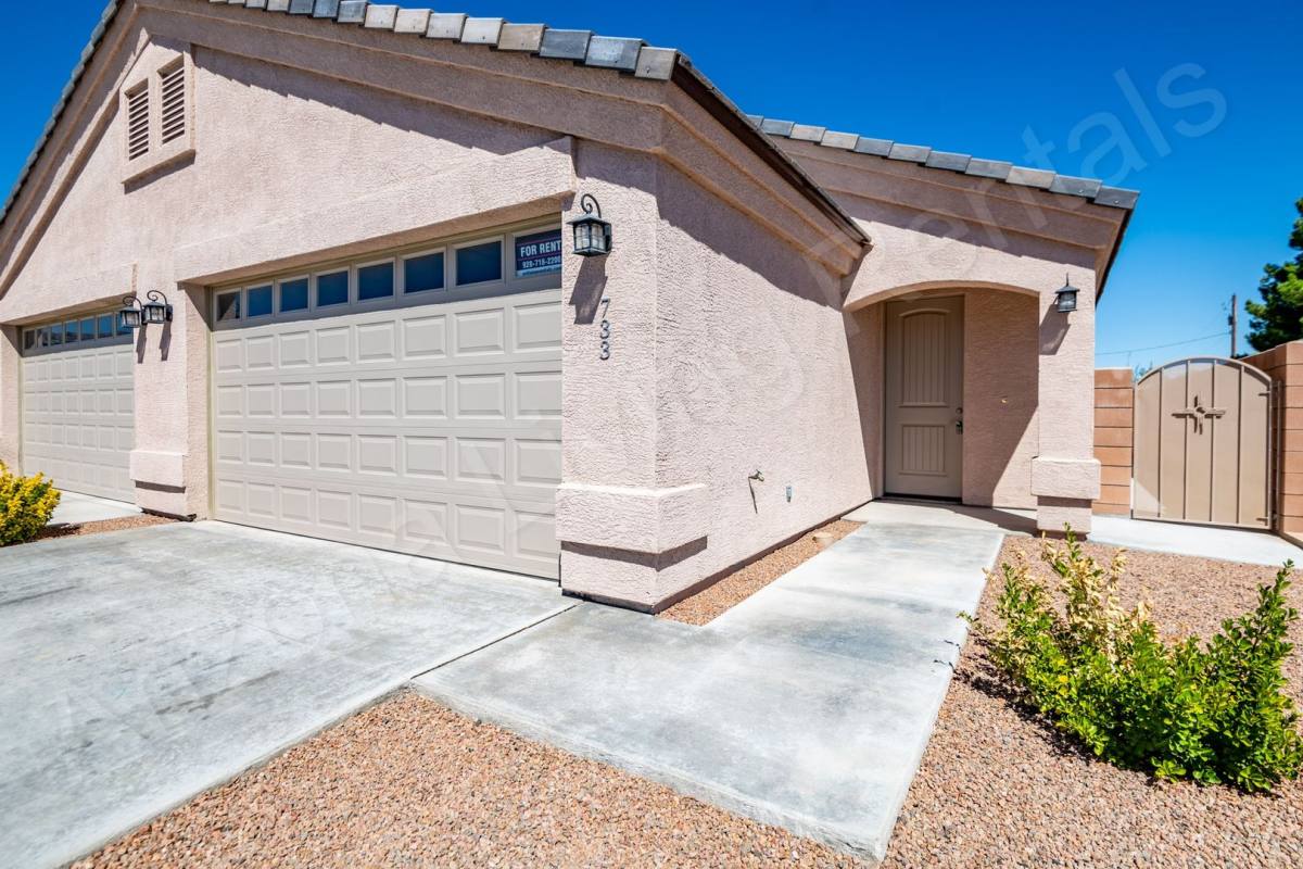 House for rent at 733 Pala Mesa Dr, Kingman, AZ 86409