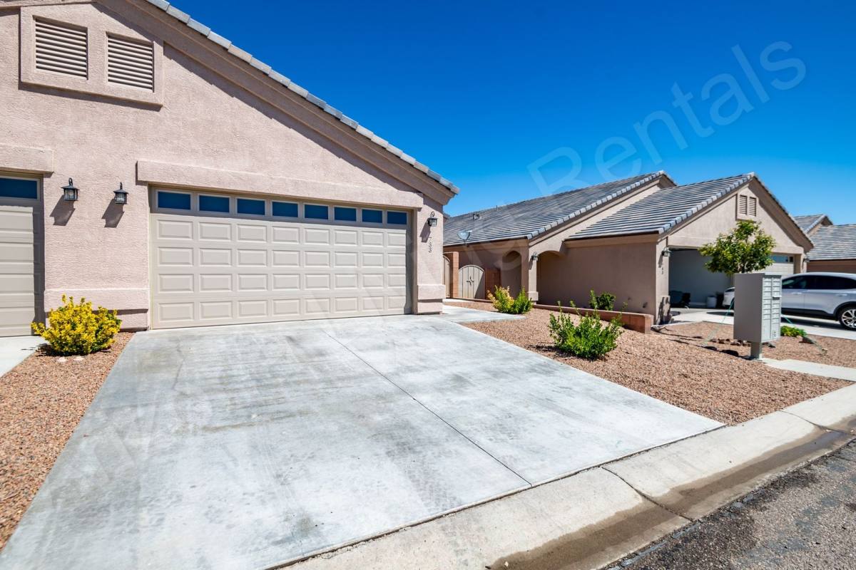 House for rent at 733 Pala Mesa Dr, Kingman, AZ 86409