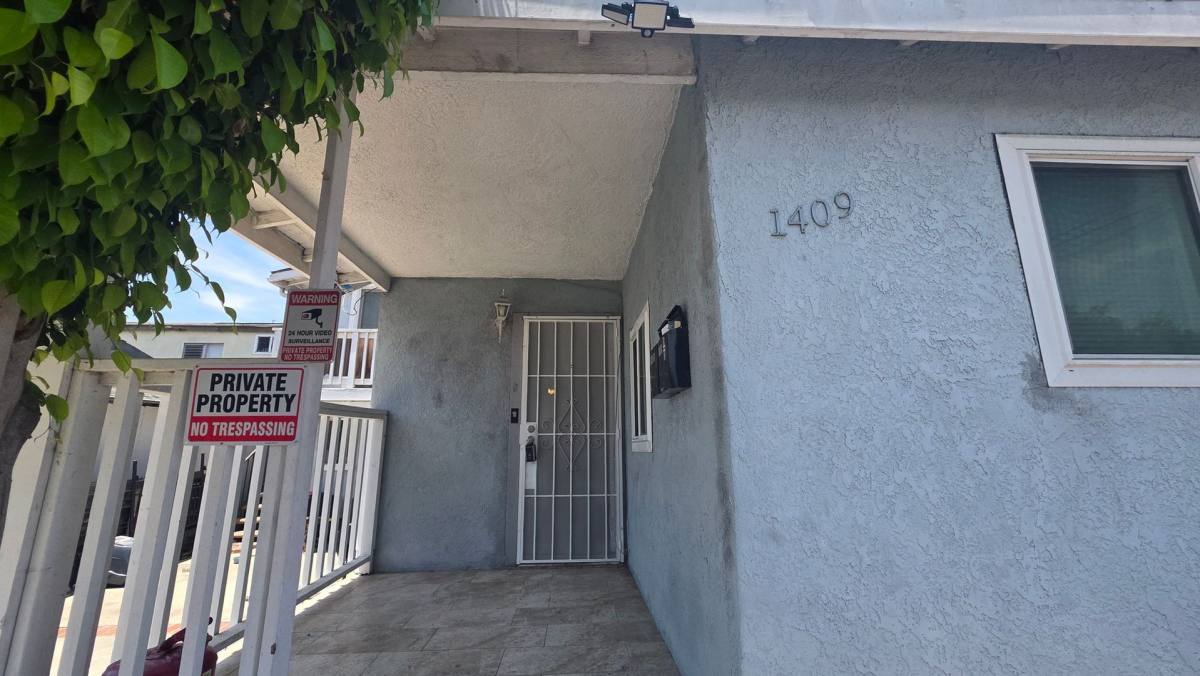 Apartment for rent at 1409-1411 Junipero Ave, Long Beach, CA 90804