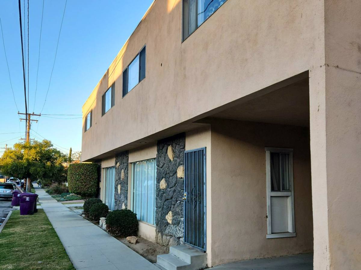 Apartment for rent at 1400-1408 Freeman Ave, Long Beach, CA 90804