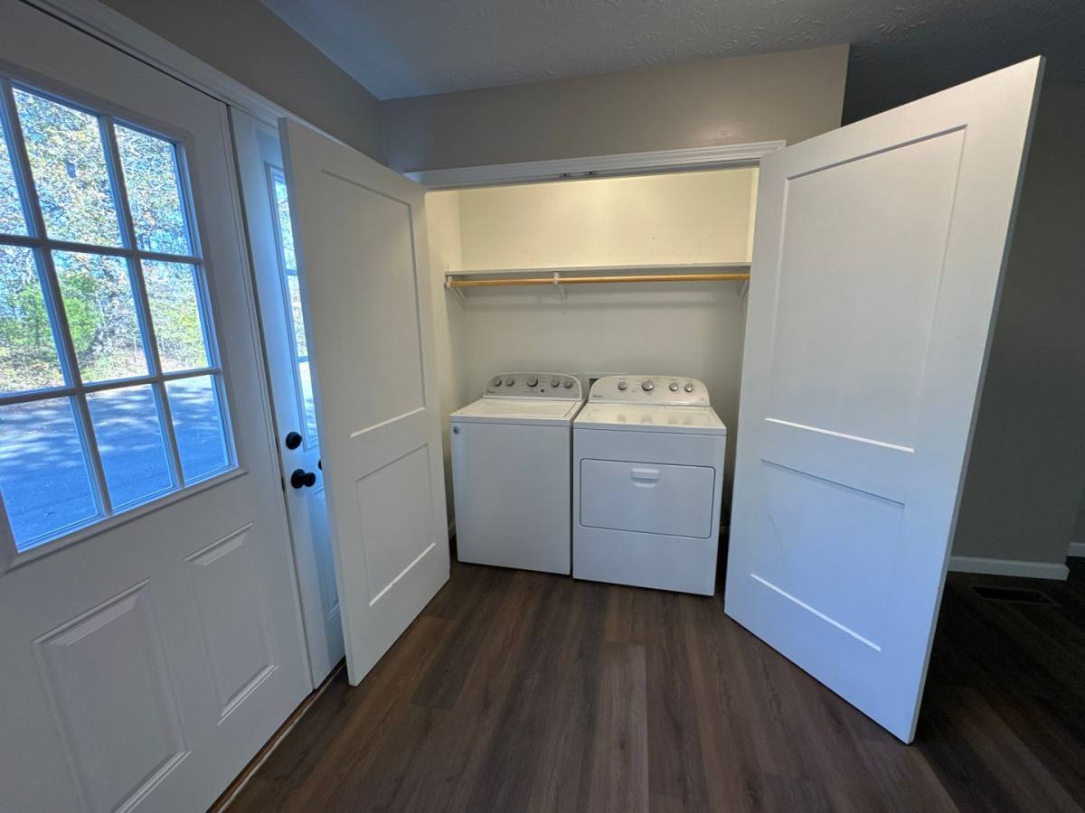 Apartment for rent at 11472 US-Highway, Calvert City, KY 42029