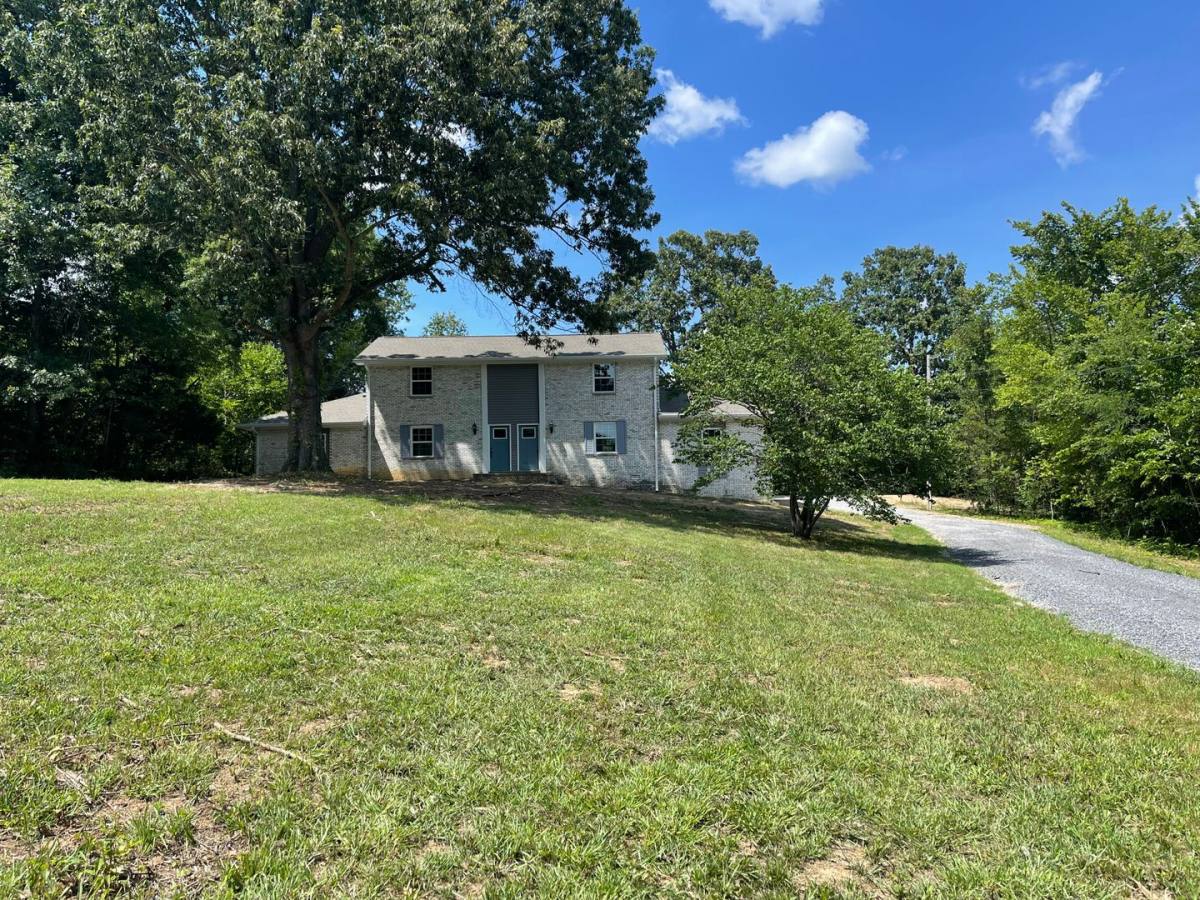 Apartment for rent at 11472 US-Highway, Calvert City, KY 42029