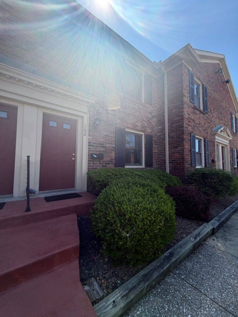 House for rent at 102 Hampton Dr, Evansville, IN 47715