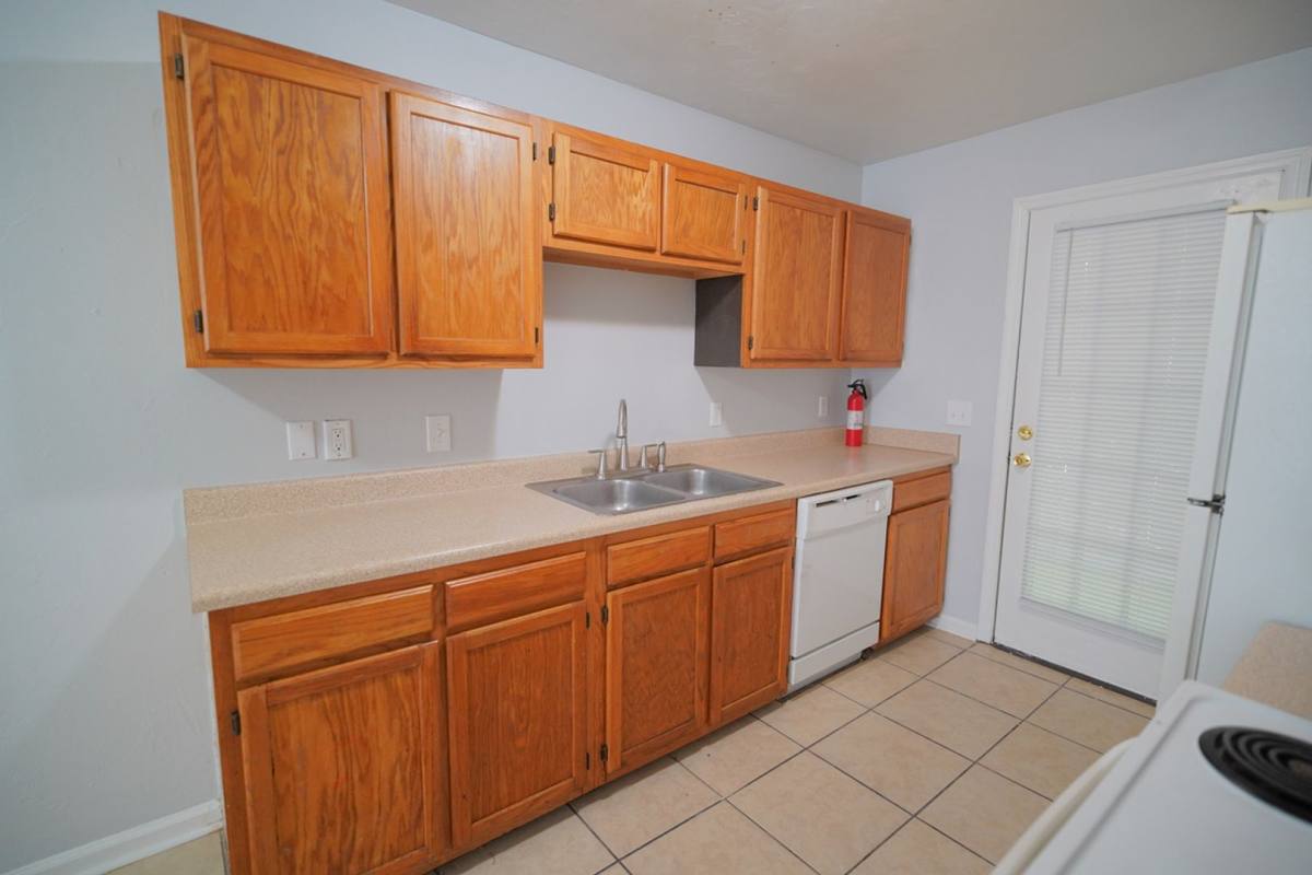 Apartment for rent at 2442-2444-2446 Talco Hills Dr, Tallahassee, FL 32303