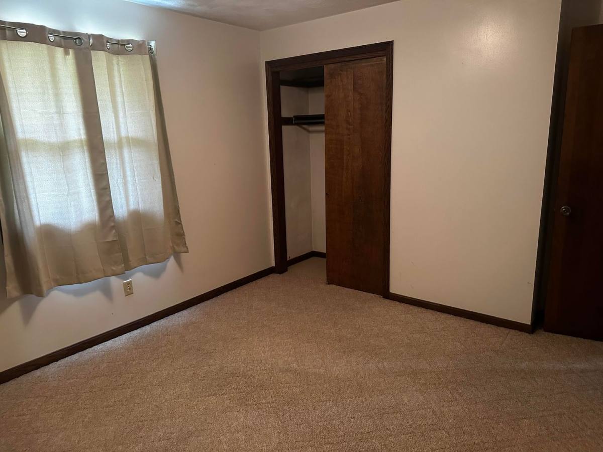Apartment for rent at 75 81 Pres Vannes Dr, Dalton, OH 44618