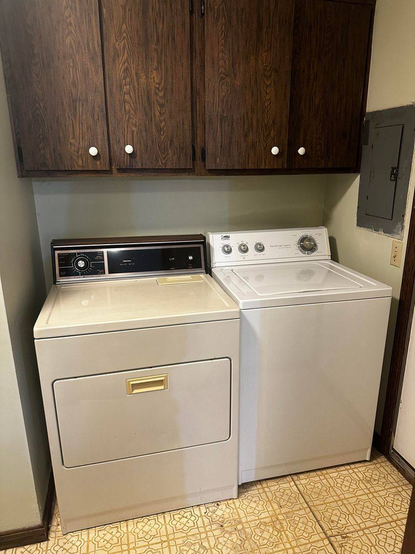 Apartment for rent at 75 81 Pres Vannes Dr, Dalton, OH 44618
