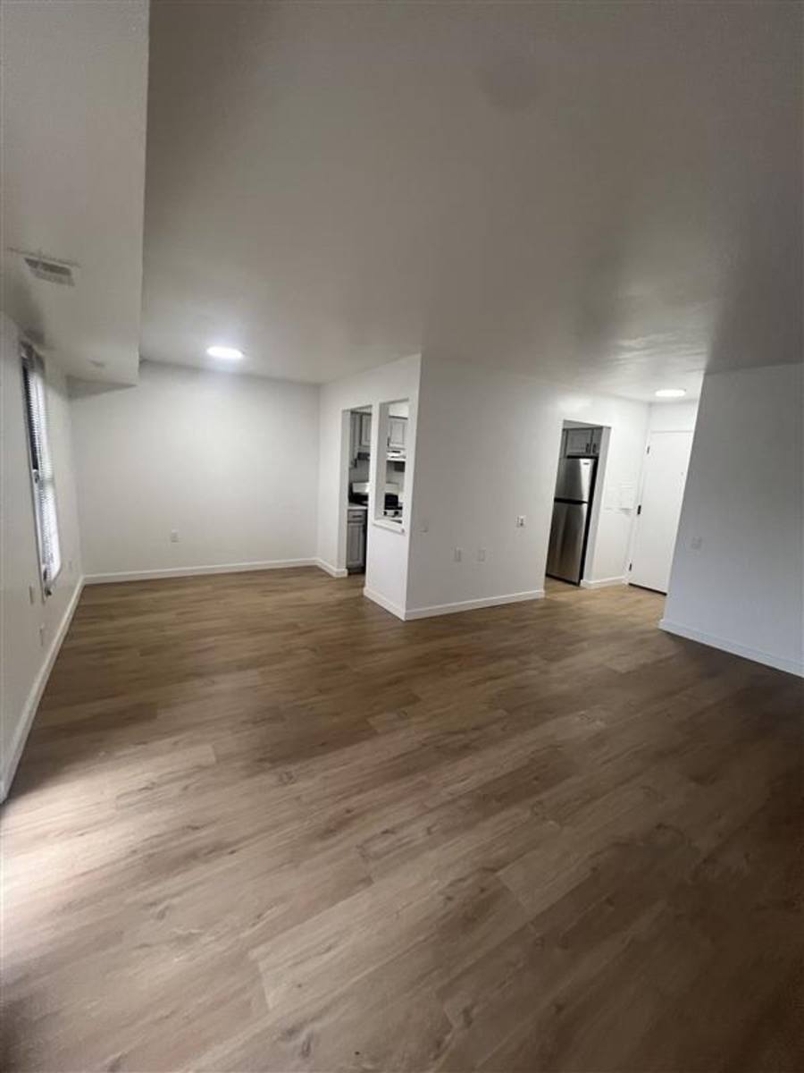 Condo for rent at 30535 W 14 Mile Rd, Farmington, MI 48334