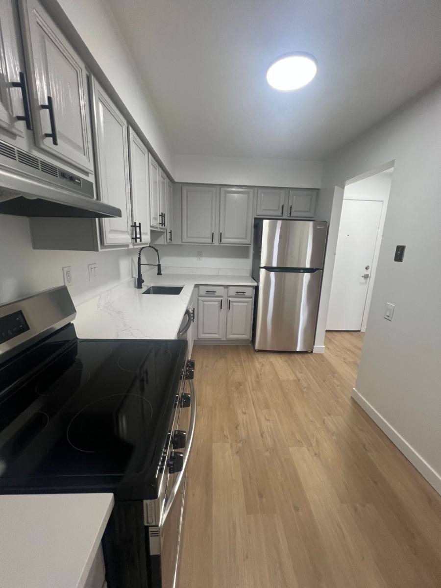 Condo for rent at 30535 W 14 Mile Rd, Farmington, MI 48334