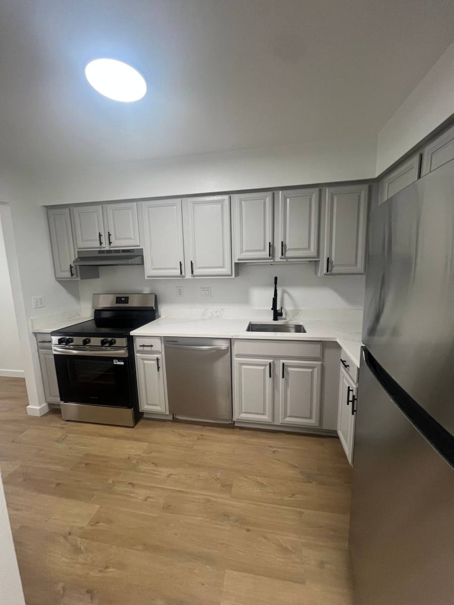 Condo for rent at 30535 W 14 Mile Rd, Farmington, MI 48334