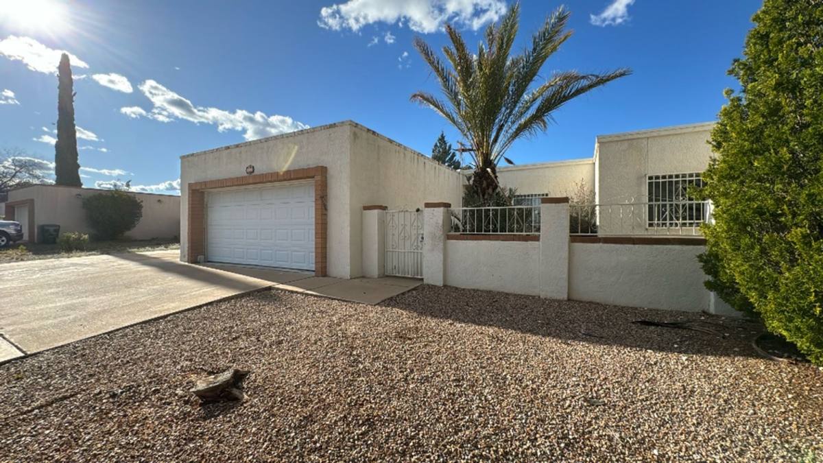 House for rent at 1041 Carmelita Dr, Sierra Vista, AZ 85635