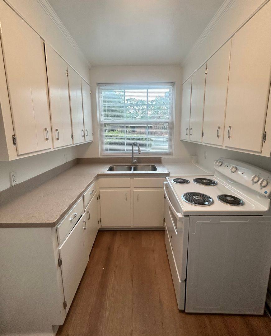 Apartment for rent at 51 Columbus Dr, Savannah, GA 31405