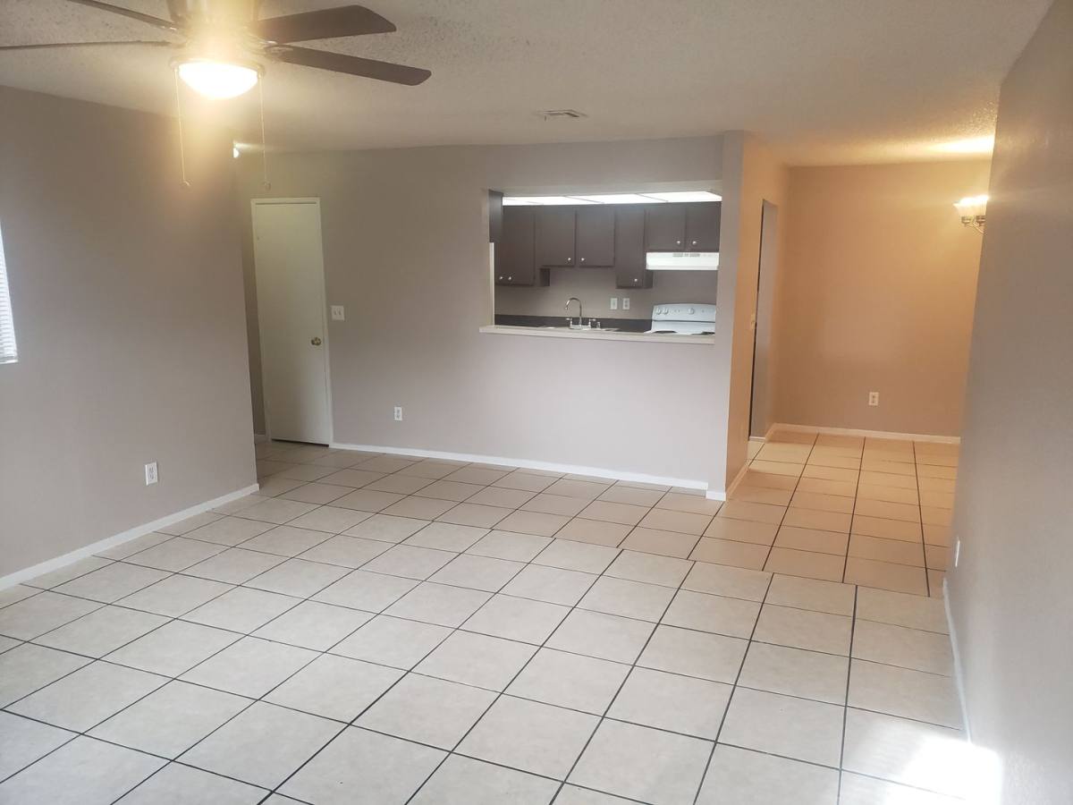 Apartment for rent at 116 Orland St, Las Vegas, NV 89107