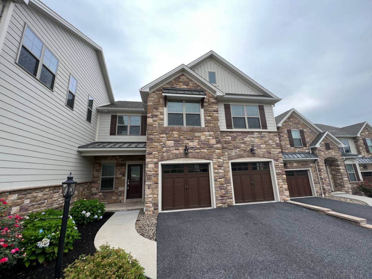 Townhouse for rent at 5016 Royal Ave, Harrisburg, PA 17109