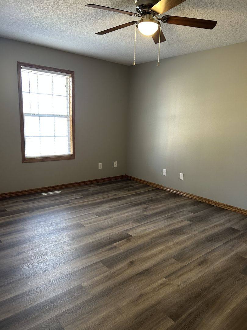719 E Madison, Pittsburg, KS 66762 - Apartment for Rent - Image 5