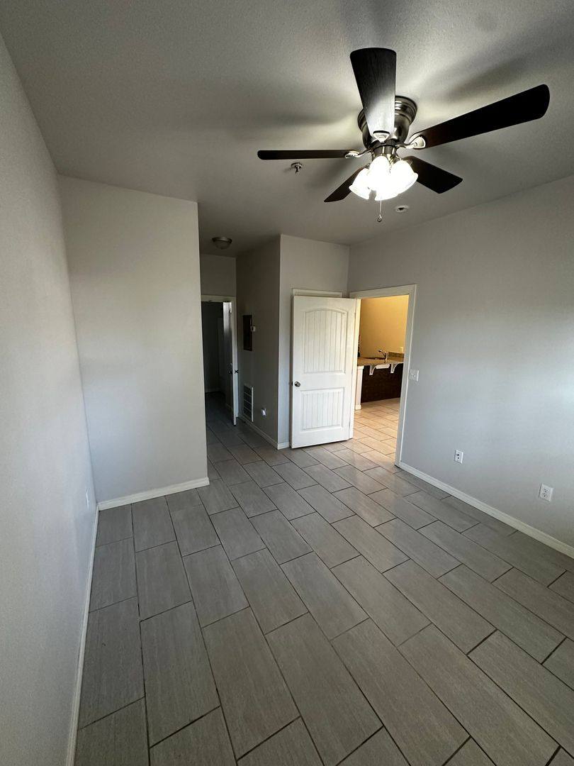 Apartment for rent at 401 S Davis Ave, Claremore, OK 74017